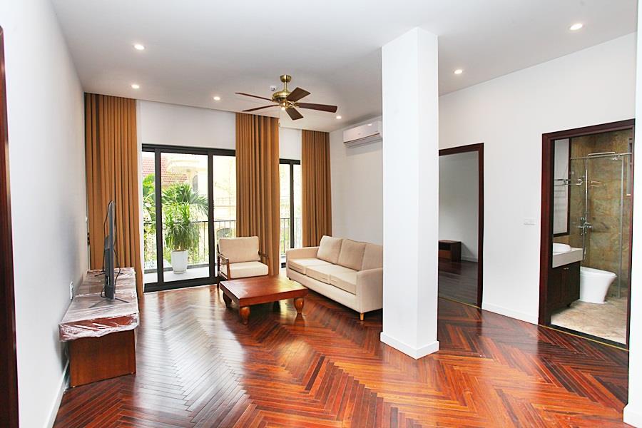 Huge balcony green view 4-bedroom apartment on Tay Ho street. modern & bright