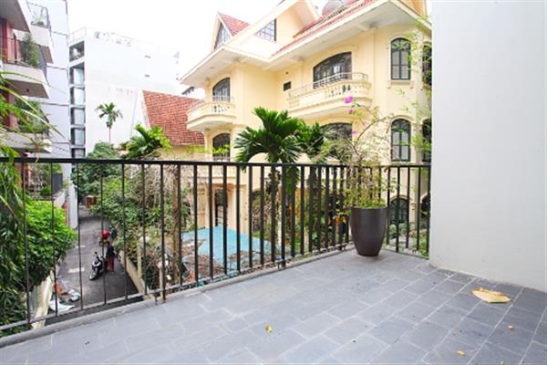 Huge balcony green view 4-bedroom apartment on Tay Ho street. modern & bright