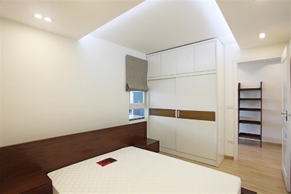 Lakeside spacious 2 bedroom apartment for rent in Tay Ho area