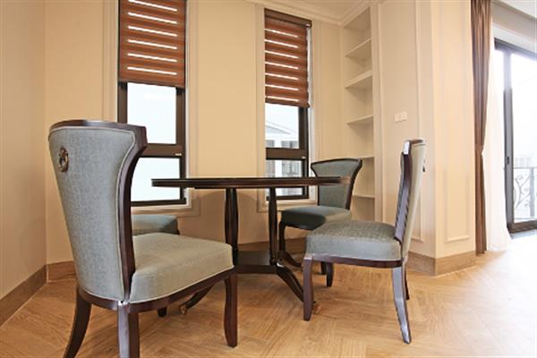 High quality 2 bedroom apartment in Tay Ho area, balcony & lake view