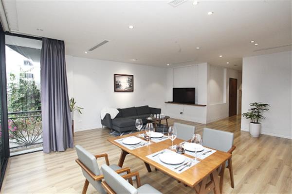 Lake view 2-bedroom apartment near Sheraton Hotel on Tu Hoa Street.