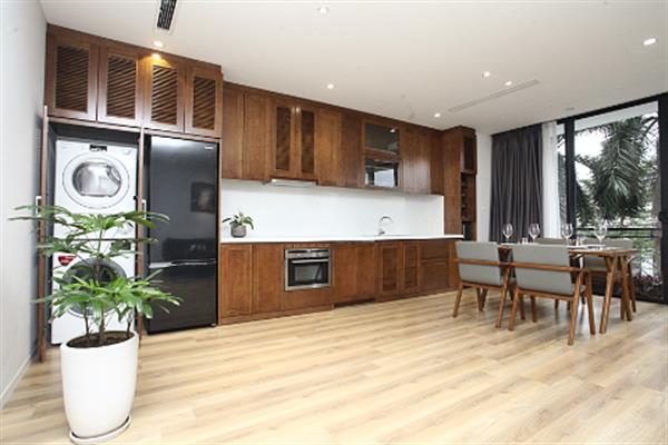 Lake view 2-bedroom apartment near Sheraton Hotel on Tu Hoa Street.