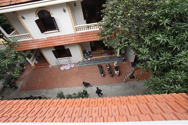 Charming house with courtyard & rooftop terrace in Nghi Tam Street, unfurnished