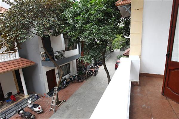 Charming house with courtyard & rooftop terrace in Nghi Tam Street, unfurnished