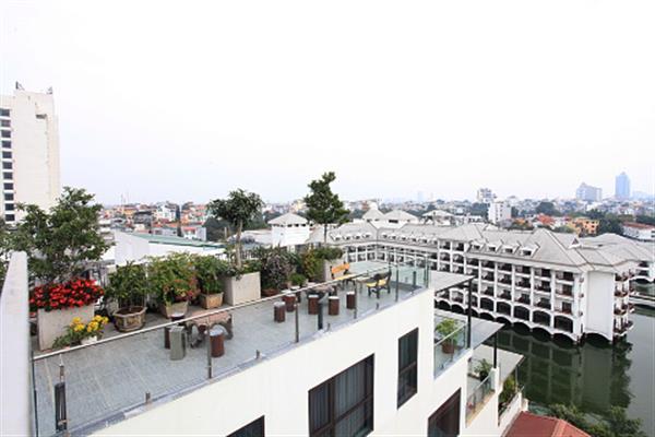 Modern studio apartment in Tu Hoa street with rooftop swimming pool & great view