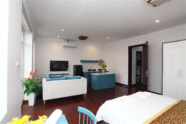 Spacious 2-bedroom apartment with balcony on Ha Hoi road, Hoan kiem dist.