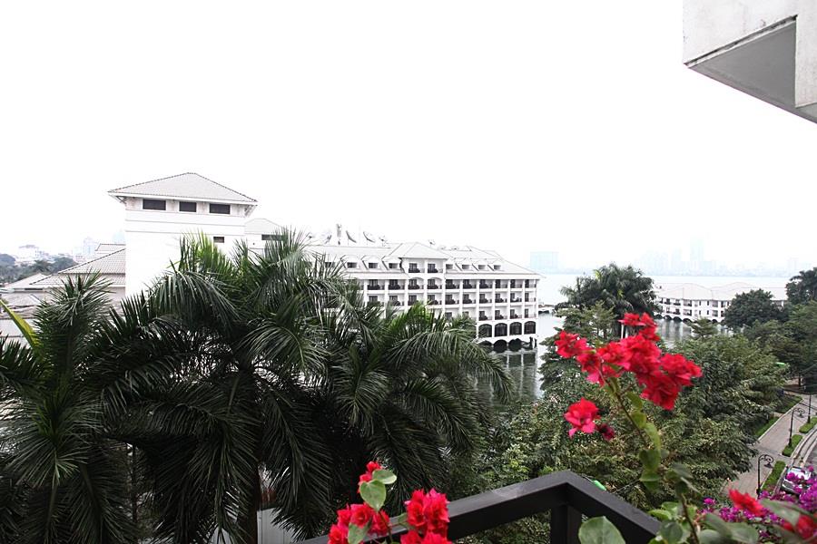 Pretty 2-bedroom apartment on Tu Hoa St with view of Westlake & Intercontinental Hotel