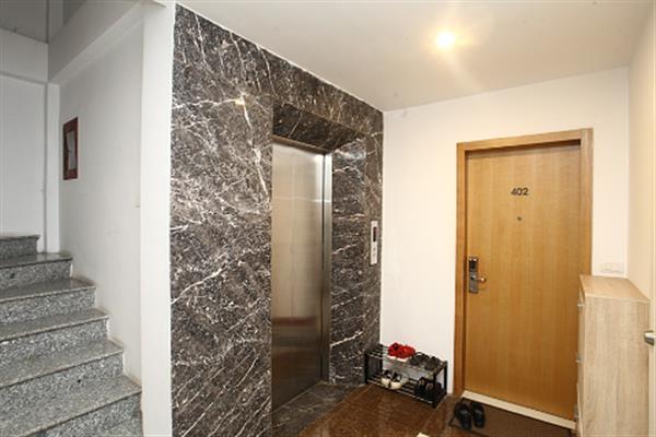 Beautiful serviced apartment 2 bedroom apartment in Kim Ma Thuong street.