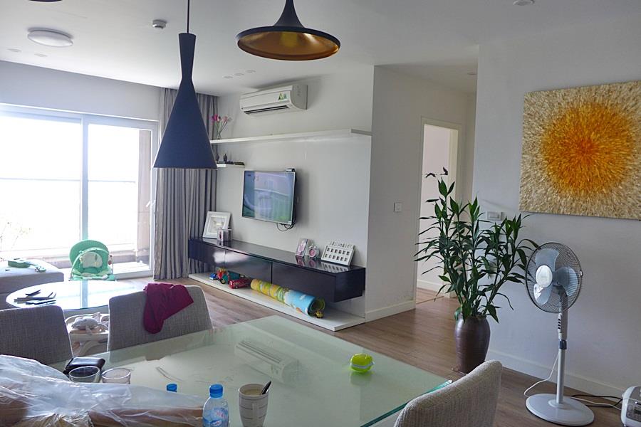 Beautiful 3 bedroom apartment for rent in Golden Palace