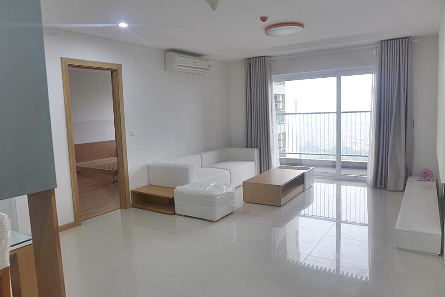 Natural light 3 bedroom apartment for rent in Golden Palace
