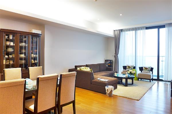 Good quality & spacious 3 bedroom apartment for rent in Indochina Plaza hanoi