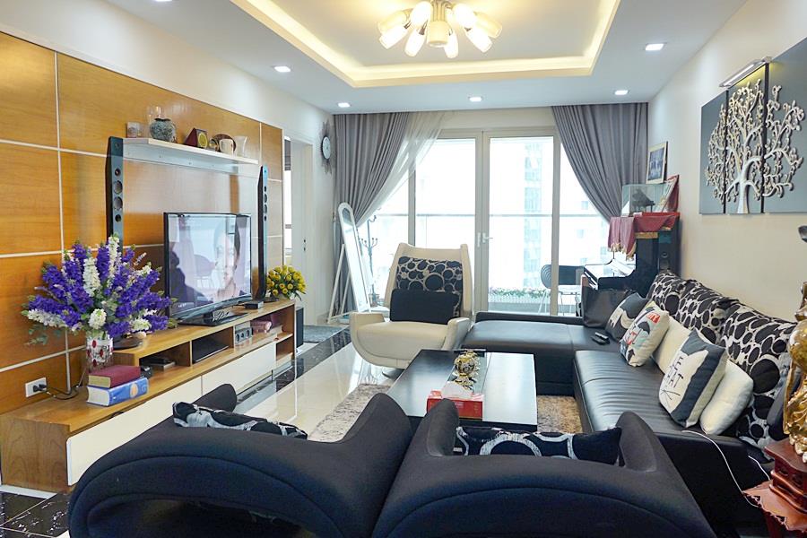 Magnificent, stylistic 3 bedroom apartment for rent in Mandarin Garden