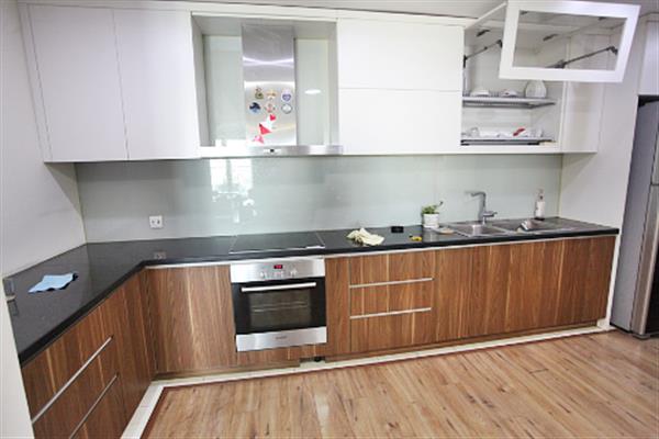 A lovely 3 bedroom apartment in Mandarin Garden with city view