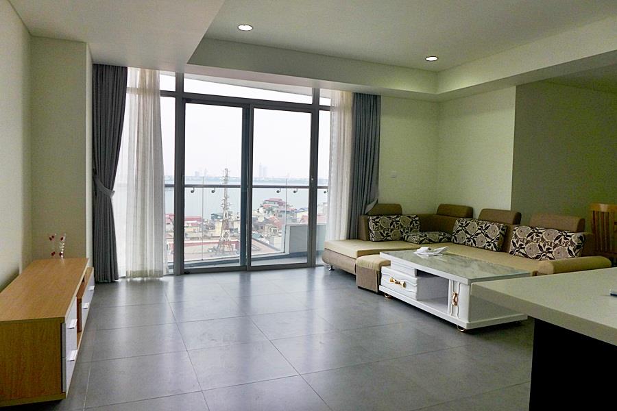Lake view, modern equipped 3 bedroom apartment for rent in Watermark