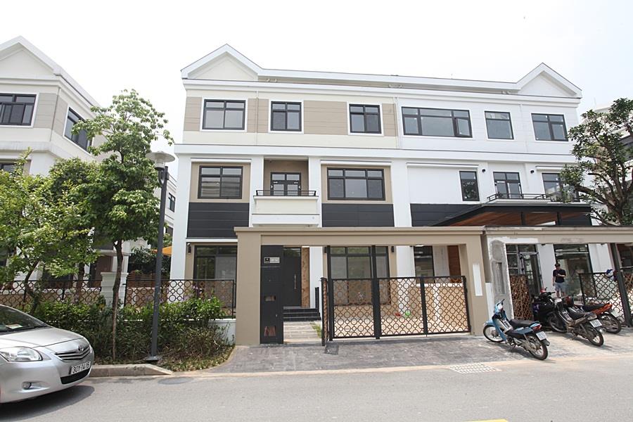 Beautiful villa modern style with big garden for rent in Starlake, Tay Ho
