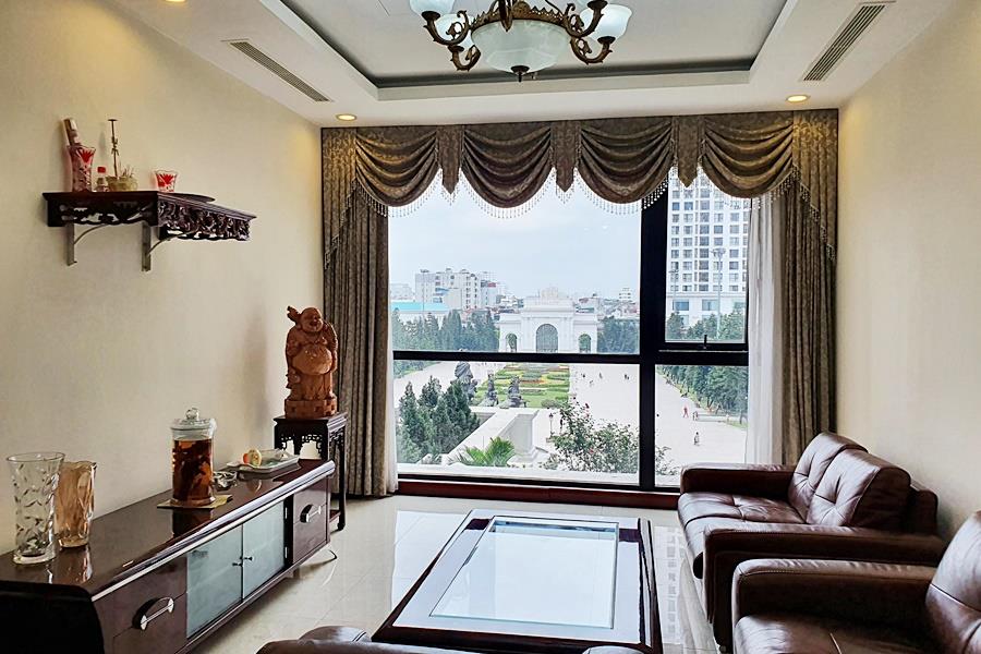 Beautiful view & modern 03 bedroom apartmen for rent in R3 Royal City Ha Noi.
