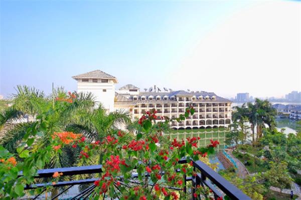 Spacious and modern 2 bedrooms apartment in Tay Ho with lake view