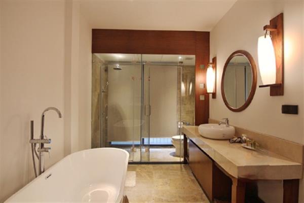 Fully serviced apartment in Xom Chua, Tay Ho, 3 bedroom - beautiful view