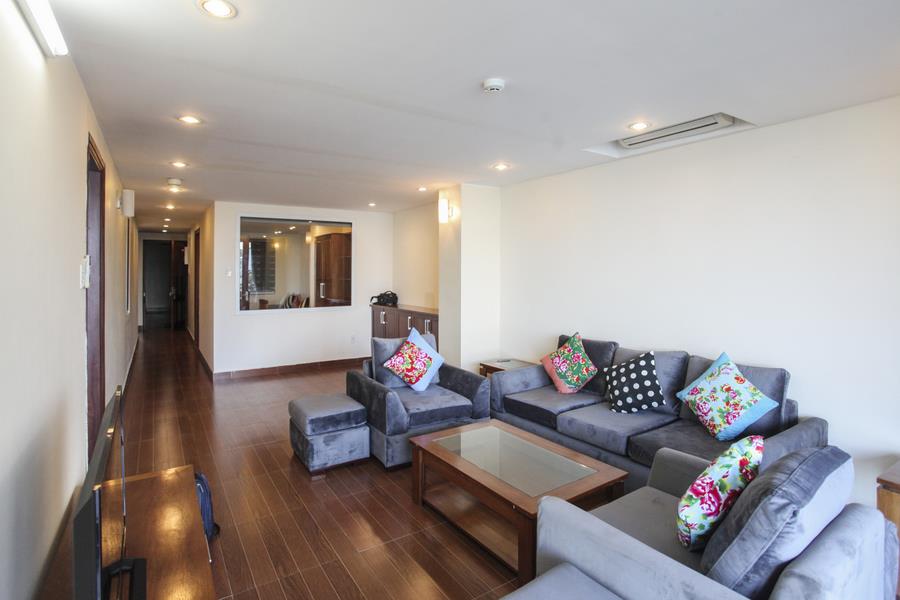 Elegant apartment with 4 bedrooms on Xuan Dieu street with lake view