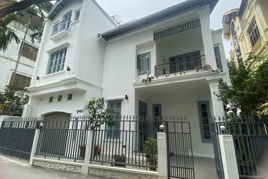 Brand new & fully furnished 05 bedrooms modern house in Dang Thai Mai, Tay Ho, Ha Noi