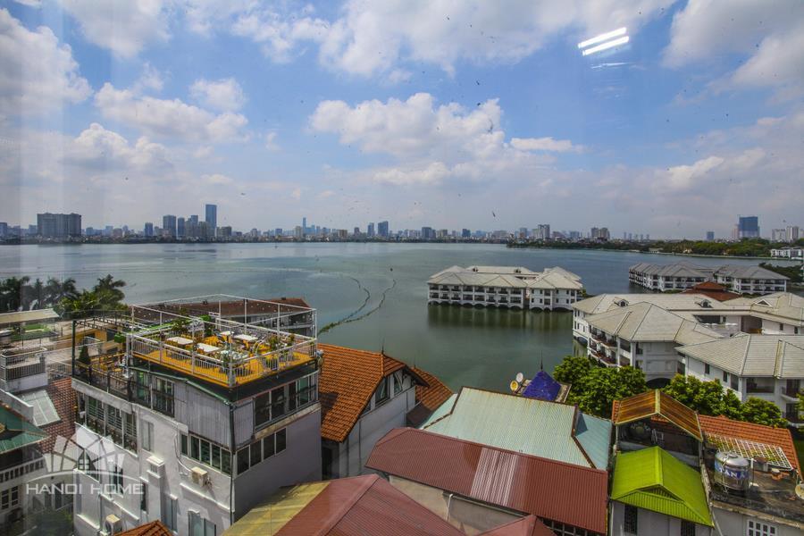 Spacious & brand new 3-bedroom apartment for rent in Tu Hoa, lake view