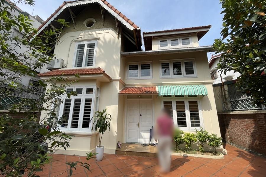 Spacious & beautiful garden view 4-bedroom house for rent in Tu Lien, Tay Ho
