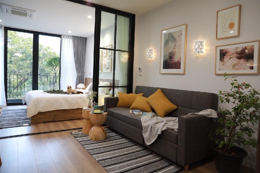 Modern & fully furnished 1-bedroom apartment on Ngoc Ha street, Ba Dinh dist