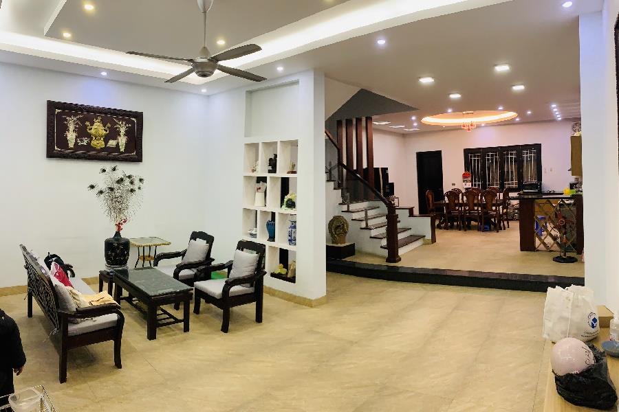 Furnished 3 bedroom house with rooftop terrace in Long Bien Ha Noi