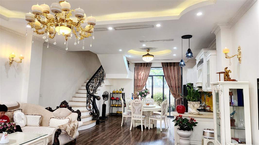 Luxury & Fully furnished 04 bedroom house in Nguyet Que 08 Vinhomes Harmony
