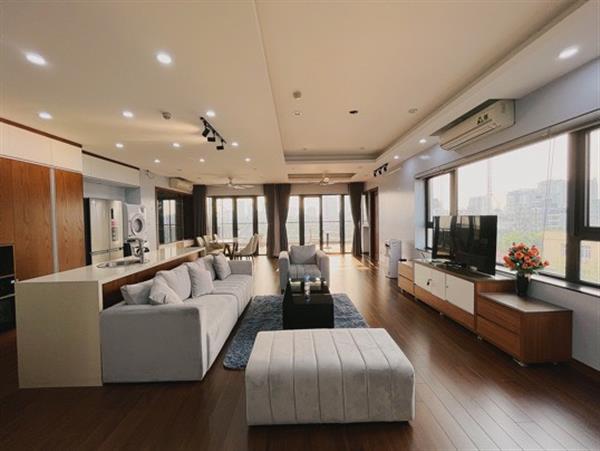 Beautiful 3 bedroom apartment for rent in Trinh Cong Son street, Tay Ho dist, great view