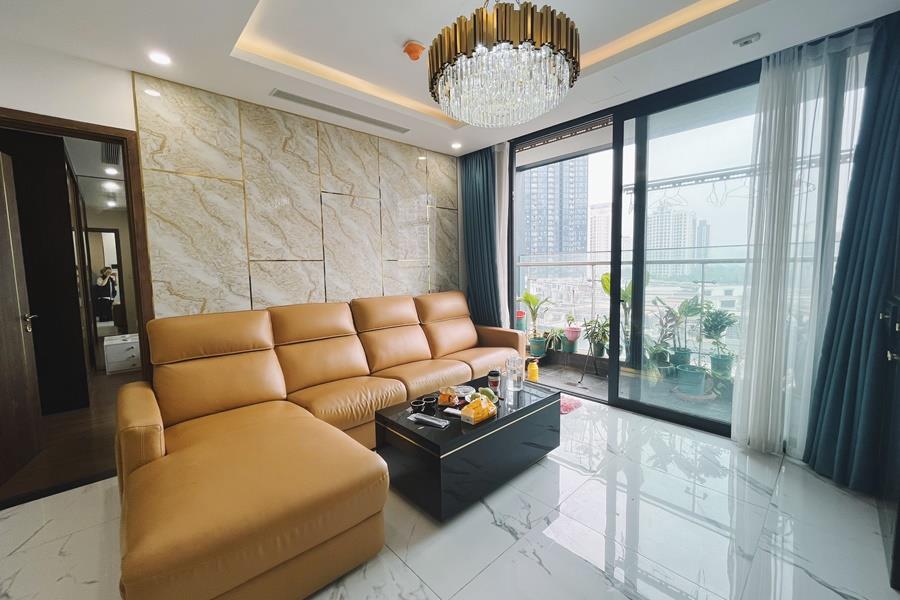 Sunshine City Ciputra: Simple and modern 3-bedroom apartment for rent.