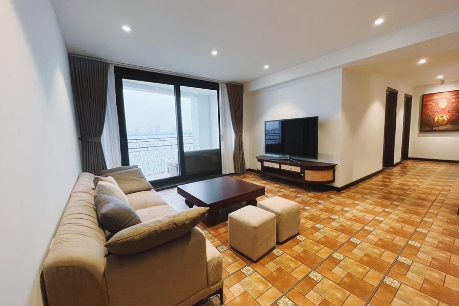 High-end & westlake view 3 bedroom apartment with nice balcony in Tu Hoa street.