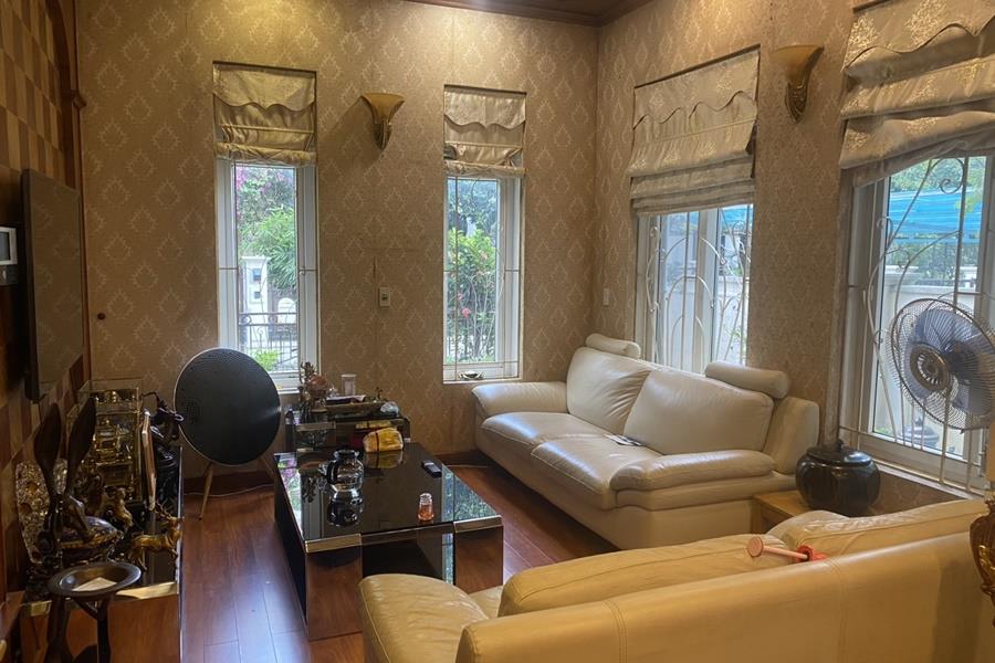 House for rent with 4 bedrooms, large garden, fully furnished in Splendora Hanoi