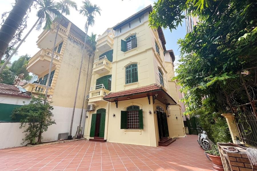 Spacious Villa for Ambassadors in Tay Ho-WestLake to rent, Unfurnished & Swimming pool