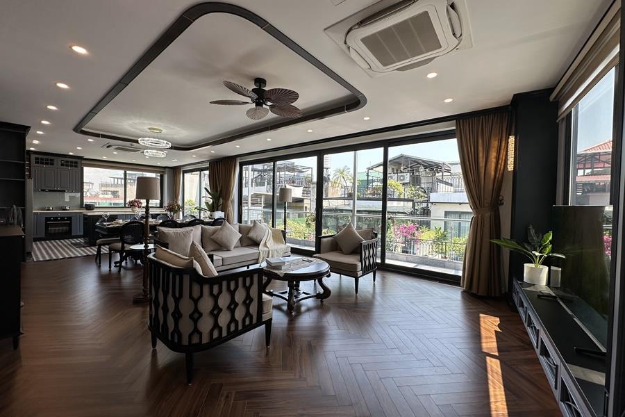 Modern & Brand new 02 bedroom apartment for rent on Dang Thai Mai street