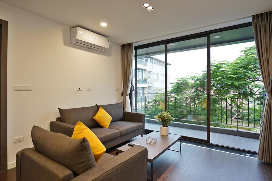 Lovely 01 bedrooms apartment for rent on To Ngoc Van street
