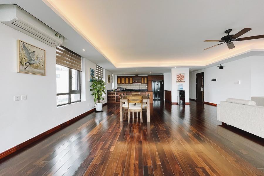 Bright and spacious 3 bedrooms apartment in Tay Ho with lake view