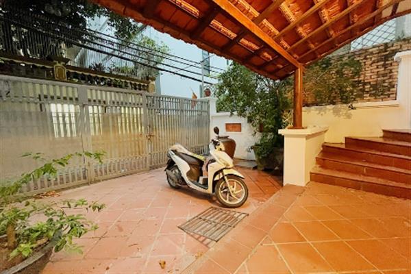 Modern and large house with 2 bedrooms in Dang Thai Mai street