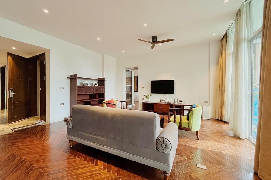 Elegant 4 bedroom apartment with large balcony in Xom Chua