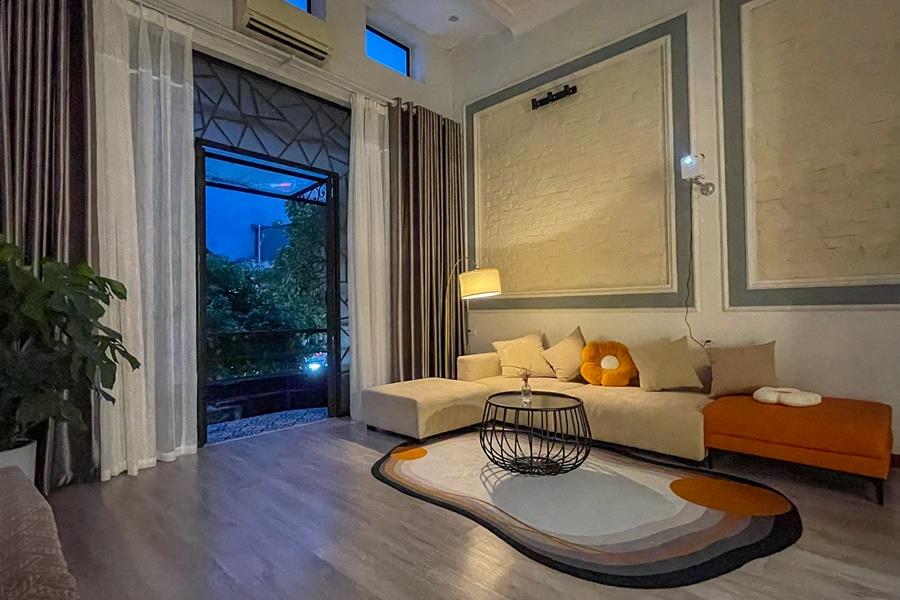 Stylish & modern 2-bedroom apartment for rent in Hoan Kiem district.