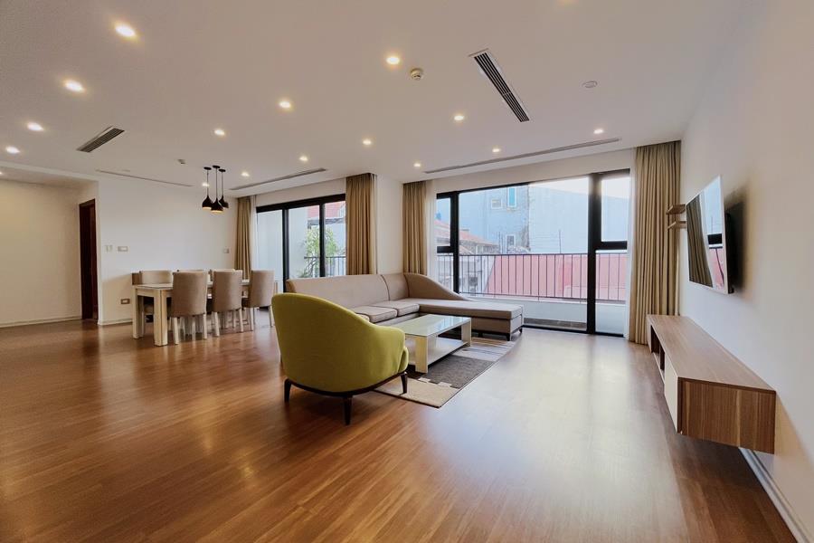 Elegant spacious 4-bedroom apartment for rent in Tay Ho, furnished, balcony