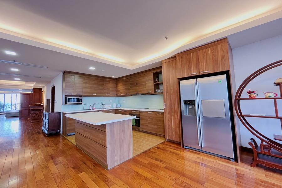 Spacious and airy 03 bedroom apartment in Tay Ho