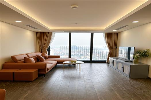 Attractive and large 03 bedroom apartment in Ngoai Giao Doan