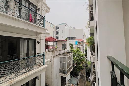 Basic 02 bedroom apartment in Tu Hoa St, Tay Ho
