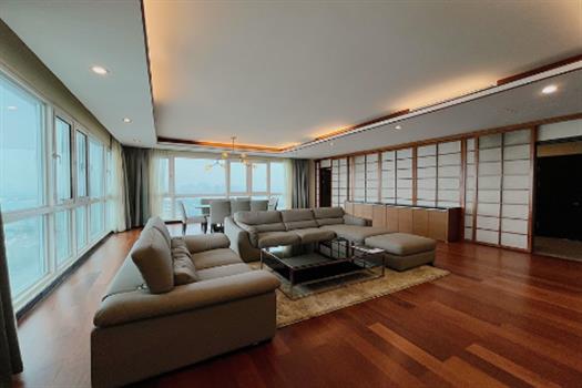 Fraser Suites: Large and modern duplex in Xuan Dieu with lake view