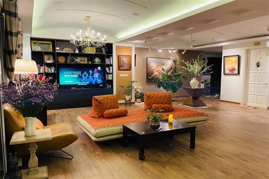 Large apartment in Ciputra Hanoi with luxury furniture
