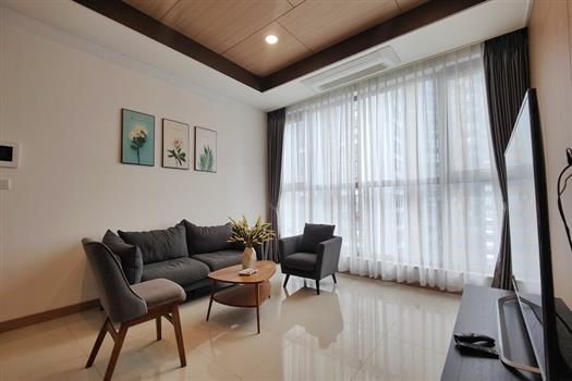 Spacious and stunning 02 bedroom apartment in Starlake for rent