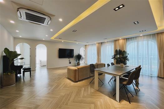 Elegant 3-bedroom apartment for rent in E Ciputra Ha Noi