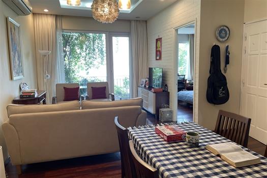 Cozy 2 bedroom apartment for rent with nice lake view in Vu Mien street, furnished