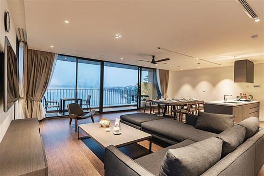 Super classy 4-bedroom apartment for rent with lake view in Tay Ho, rooftop swimming pool
